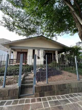 Casa com 4 dormitórios, foto 1