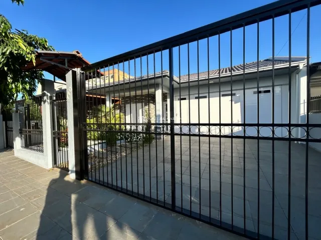Casa com 3 dormitórios, foto 2