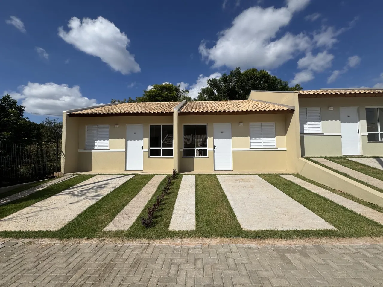 Casa geminada com 2 dormitórios, foto 1