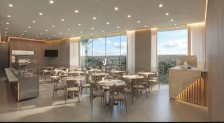 Sala de estar moderna com grandes janelas de vidro.