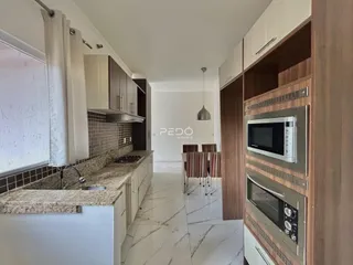Vista da cozinha e sala de jantar de um imóvel em Lajeado.