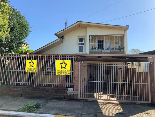 Casa com 4 dormitórios