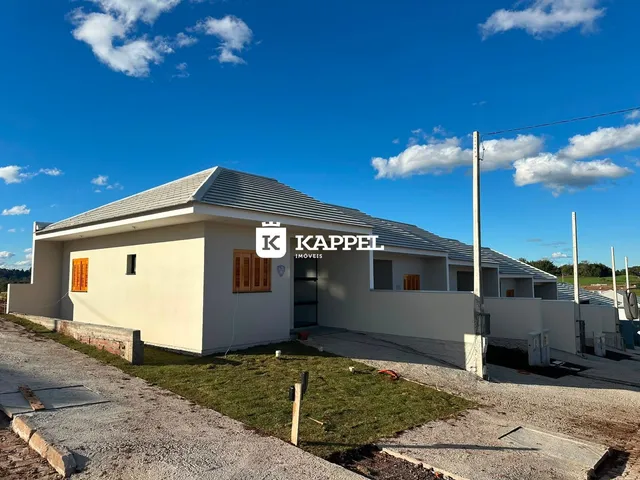 Casa geminada com 2 dormitórios