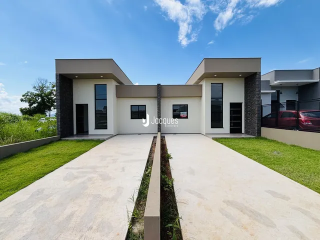 Casa geminada com 3 dormitórios