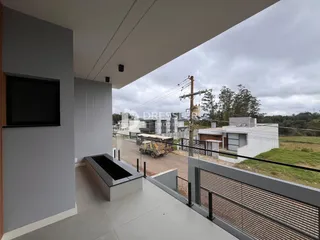 Vista da varanda moderna de uma residência em Lajeado, Brasil.