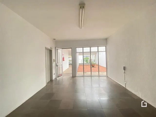 Hall de entrada interno de uma residência em Lajeado, Brasil.