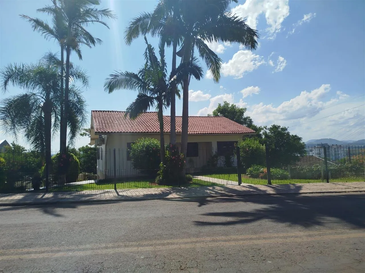 Casa com 3 dormitórios, foto 1