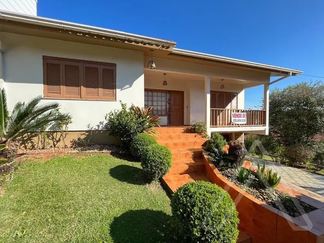 Casa com 4 dormitórios