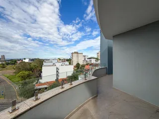 Vista da propriedade em Lajeado, Brasil, com vista para a paisagem urbana.