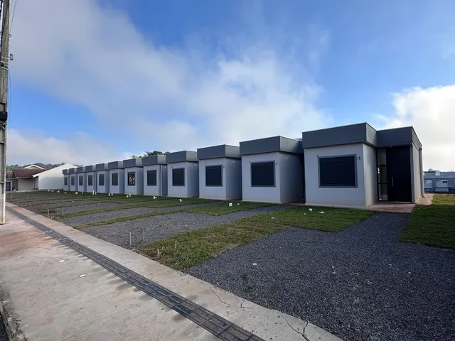 Casa geminada com 2 dormitórios