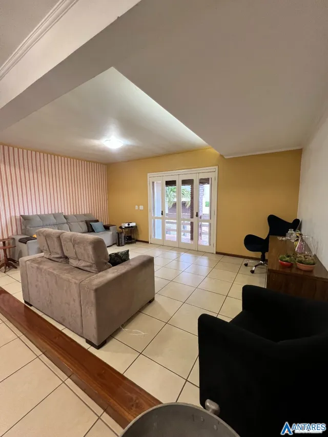 Casa com 4 dormitórios, foto 2