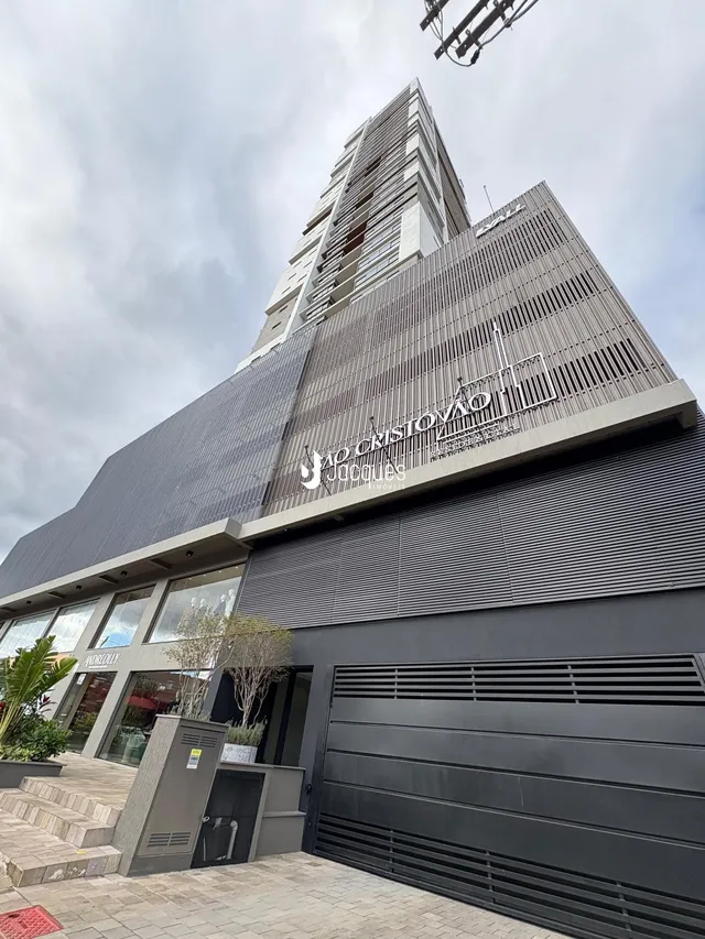 fachada moderna de um edifício residencial em Lajeado, Brasil.