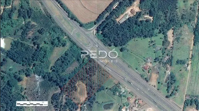 Vista aérea da propriedade em Lajeado, Brasil, mostrando a área rural e as estradas adjacentes.