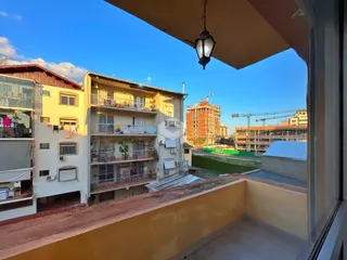 Vista da fachada de um prédio em Lajeado, Brasil.