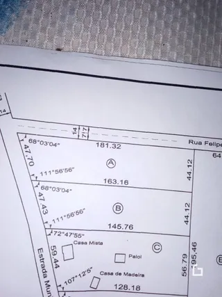 Desenho de planta baixa de um imóvel na Rua Felipe em Lajeado.