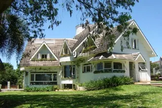 Casa com 4 dormitórios, foto 1