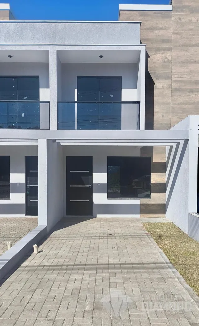 Sobrado com 2 dormitórios