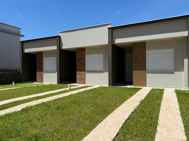 Casa geminada com 2 dormitórios