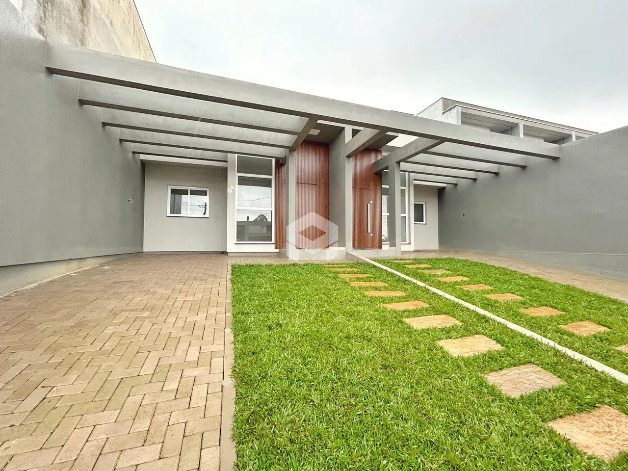Casa geminada com 2 dormitórios, foto 1