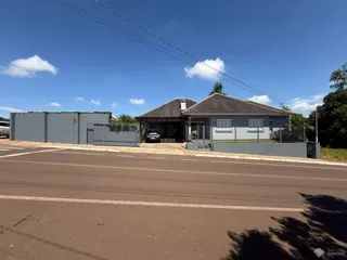 Casa com 4 dormitórios, foto 1