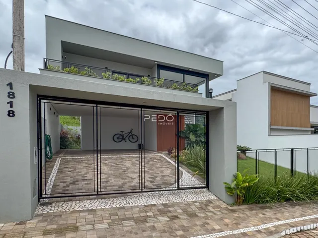 Fachada moderna de uma residência em Lajeado, Brasil.