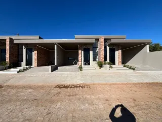 Casa geminada com 2 dormitórios, foto 1