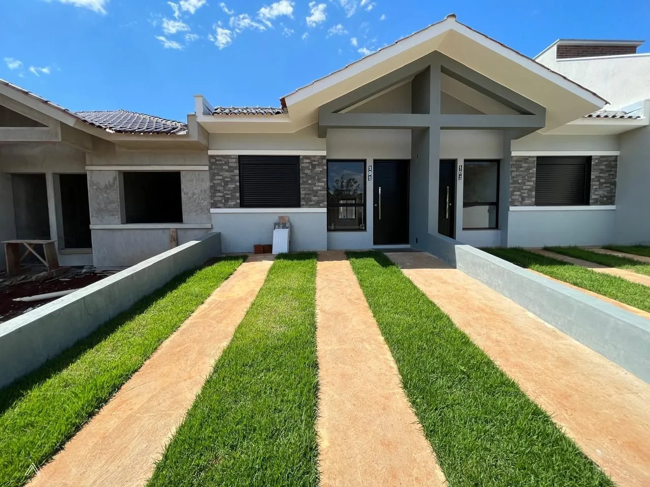Casa geminada com 2 dormitórios, foto 1