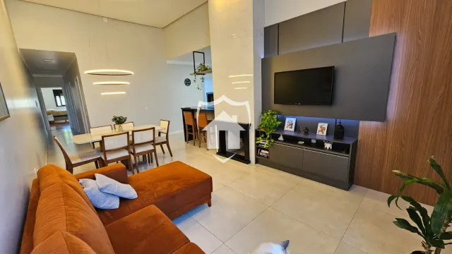Casa geminada com 3 dormitórios