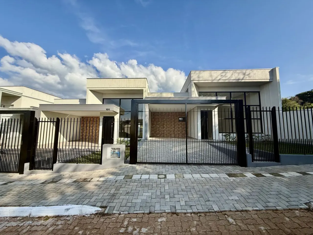 Casa geminada com 3 dormitórios, foto 1