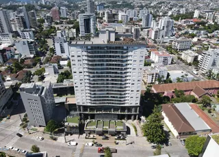 Vista aérea de um grande edifício residencial em Lajeado, Brasil.