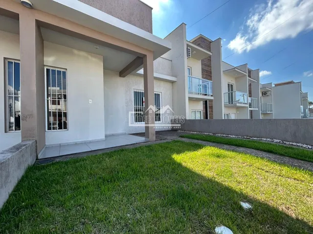 Casa geminada com 2 dormitórios
