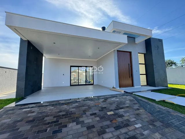 Fachada moderna de uma residência em Lajeado, Brasil.