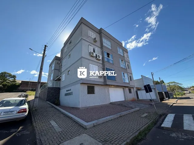 Fachada de um imóvel residencial em Lajeado, Brasil, sob luz do dia.