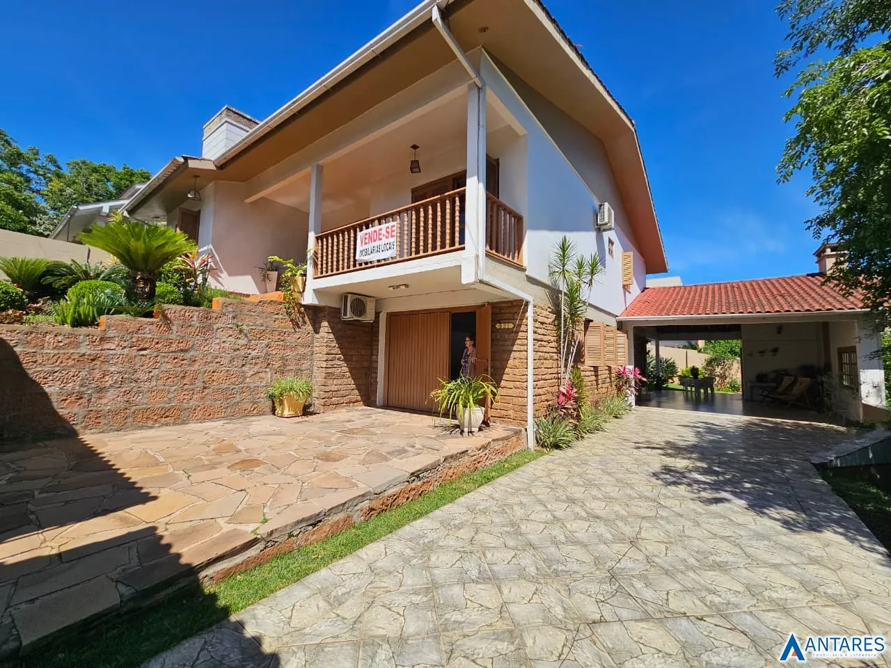Casa com 4 dormitórios, foto 1
