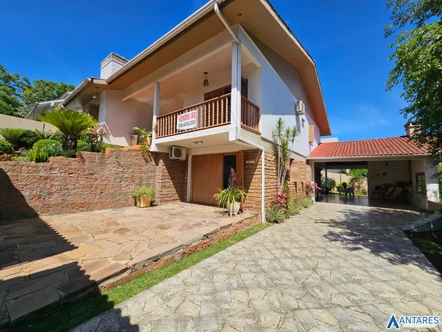 Casa com 4 dormitórios