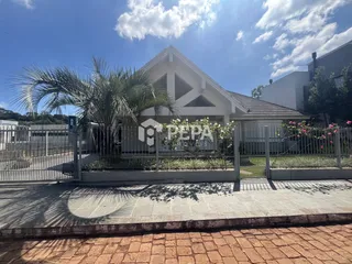 Casa com 4 dormitórios, foto 1