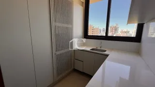 Apartamento com 3 dormitórios, foto 30