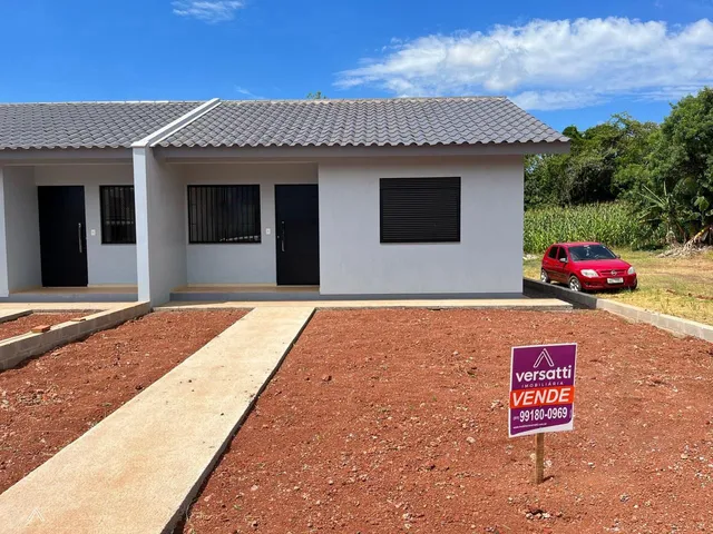 Casa geminada com 2 dormitórios