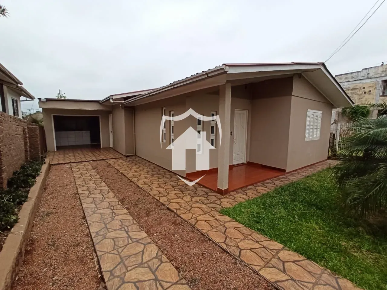 Casa com 4 dormitórios, foto 1