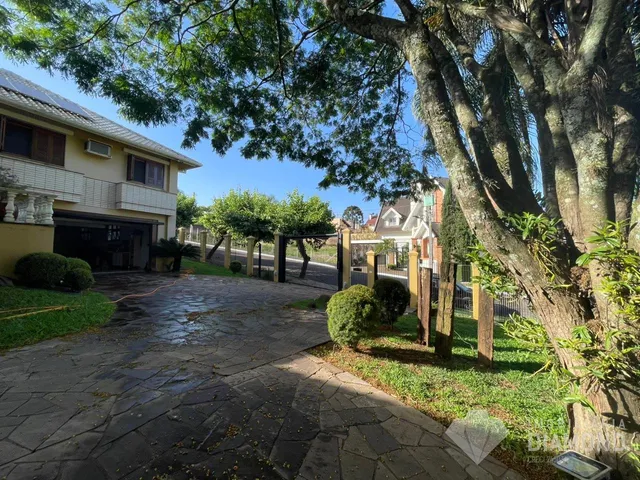 Casa com 6 dormitórios, foto 2