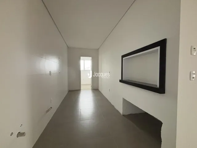 Corredor interno de uma residência em Lajeado, Brasil.