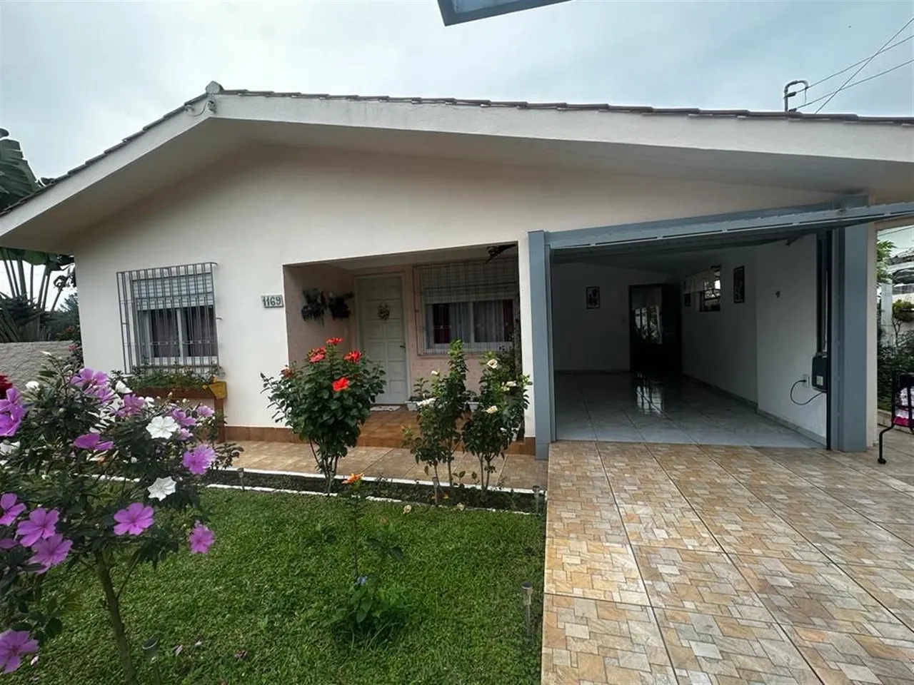 Casa com 4 dormitórios, foto 1