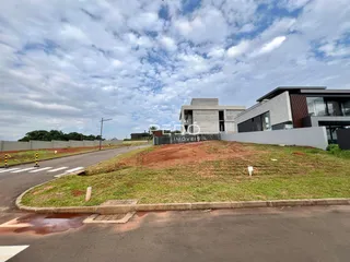 Fachada de uma casa moderna em Lajeado, Brasil.