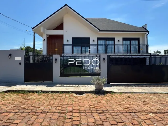 Casa com 4 dormitórios, foto 1