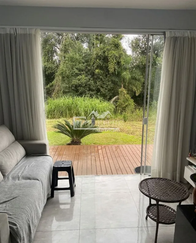 Casa com 1 dormitório