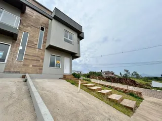 Fachada moderna de um imóvel residencial em Lajeado, Brasil.