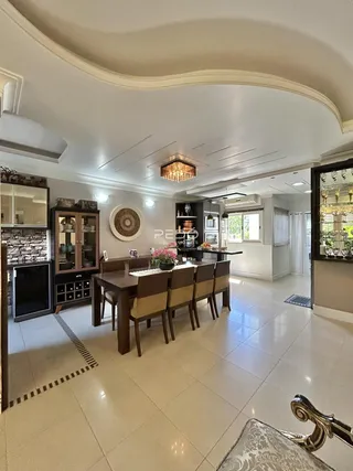 Vista da sala de jantar de uma residência em Lajeado, Brasil.
