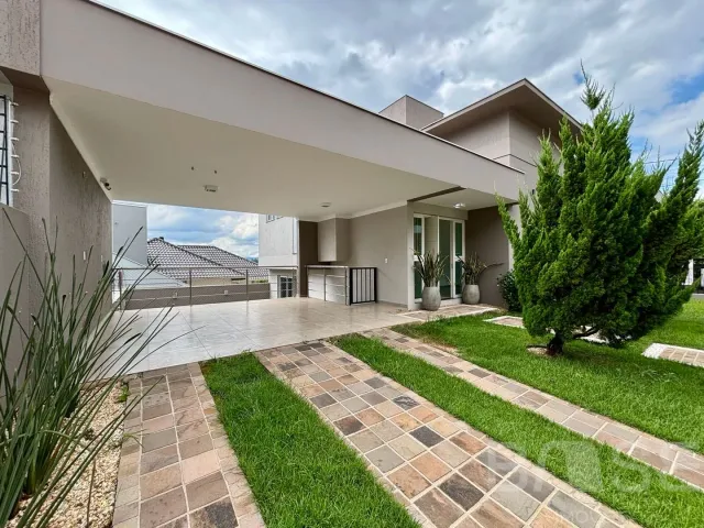 Casa com 3 dormitórios