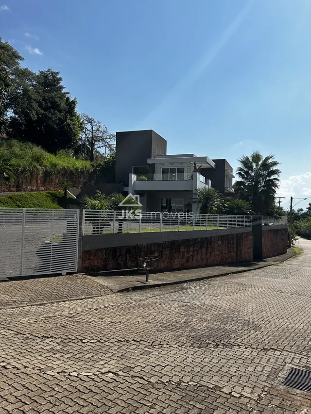 Casa com 3 dormitórios