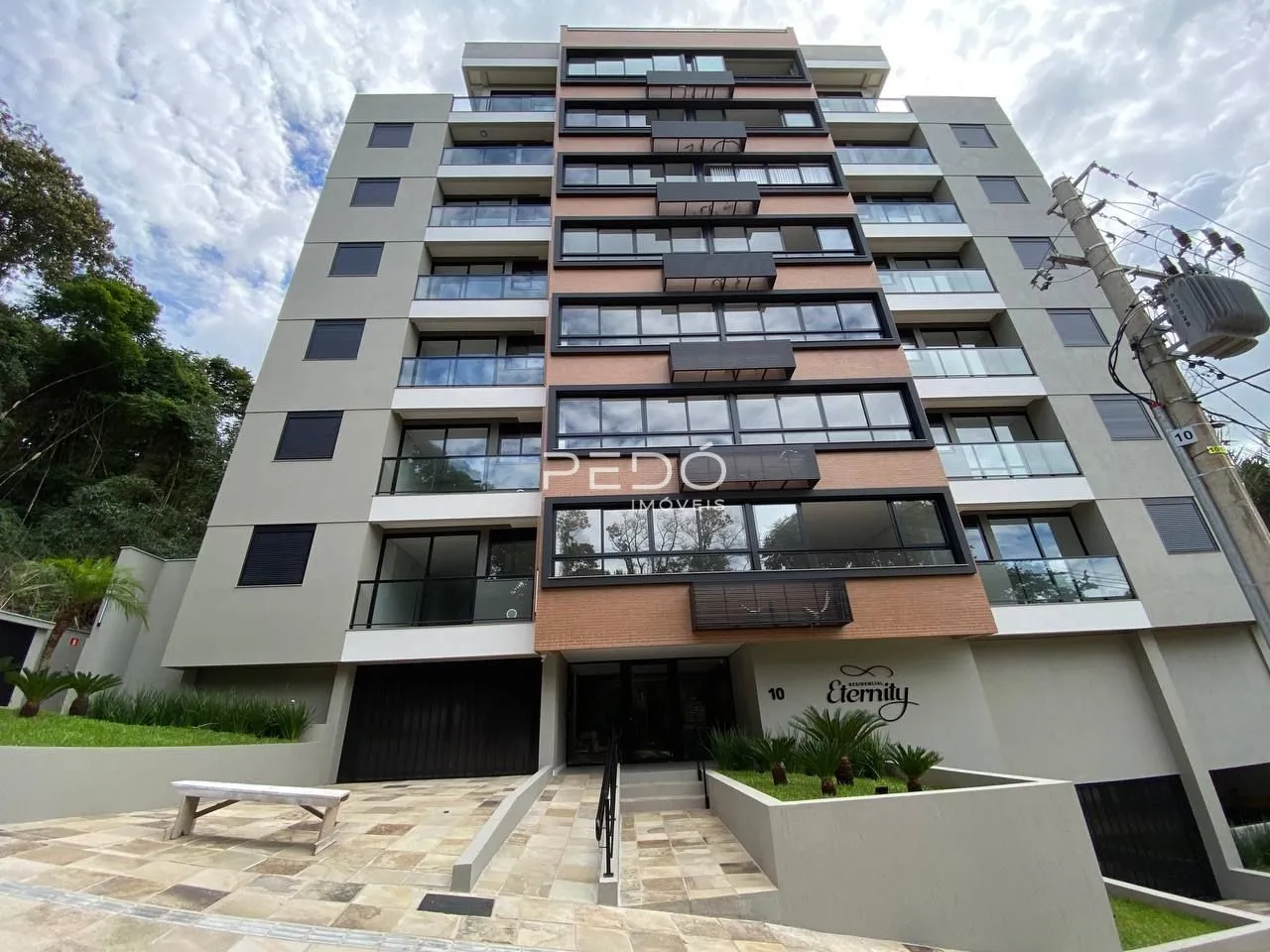 Fachada de um prédio residencial em Lajeado, Brasil.
